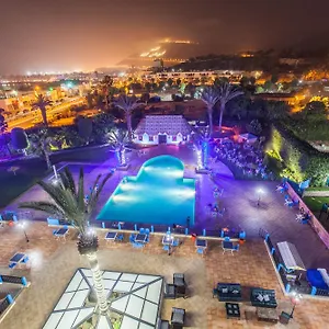 4* Hotel Oasis &